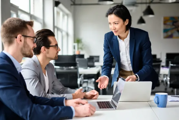 resolving customer issue step by step during support interaction